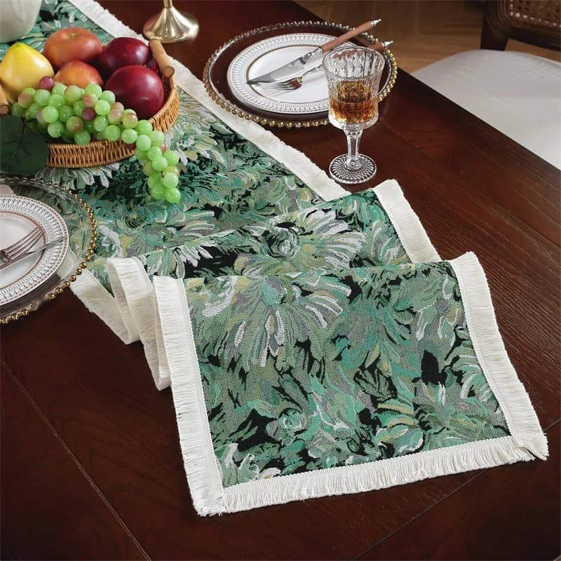 מרוץ שולחן וינטג' בסגנון ציור שמן צרפתי עם גדילים