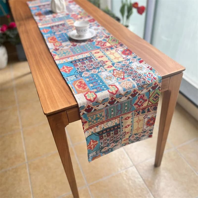 רץ לשולחן בוהמיין, בד דקורטיבי פרחוני רטרו